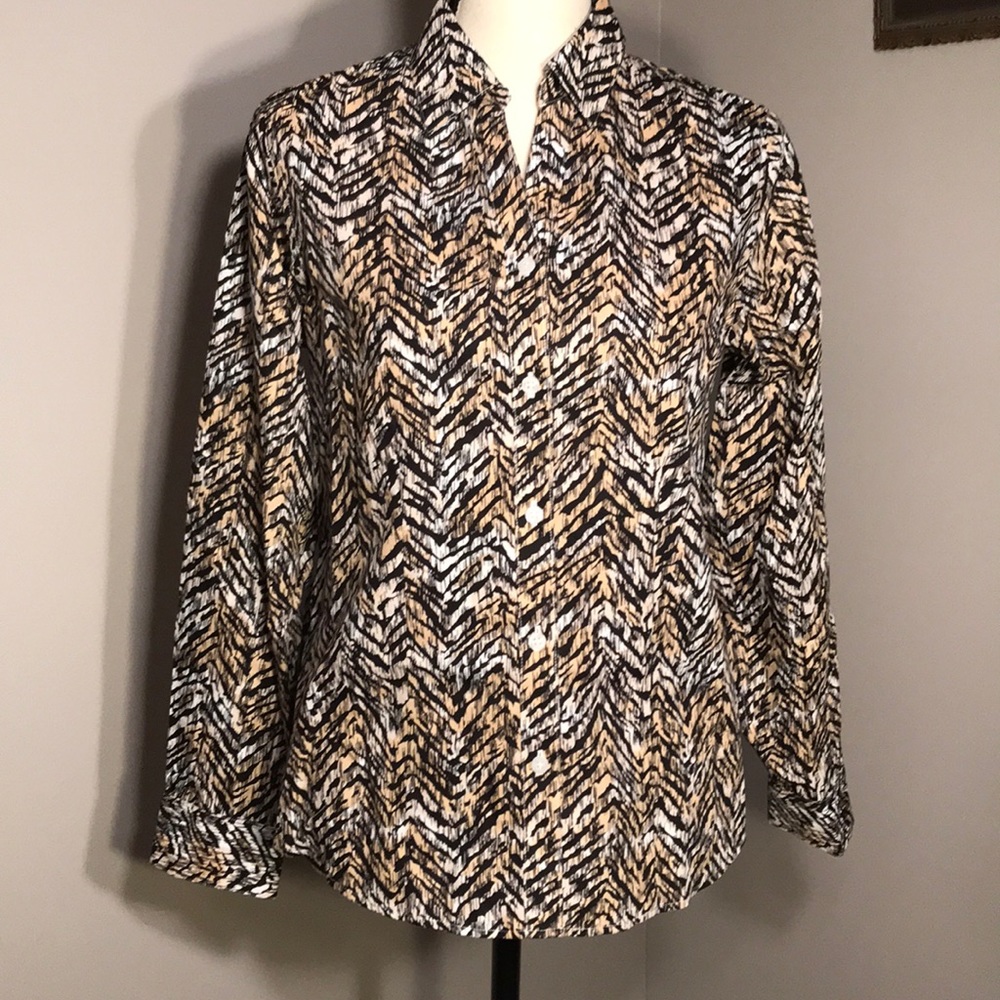 Chico’s Button Down Size: 0